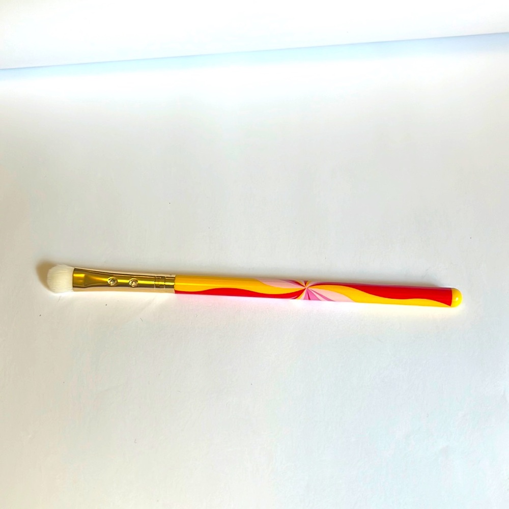 SLMISSGLAM Retro Eyeshadow Brush